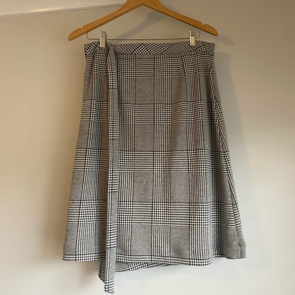 Banana Republic Women’s Black and White Plaid Midi Wrap Skirt Size US M - Picture 2 of 7